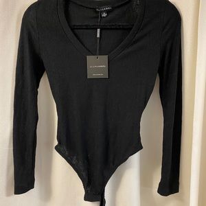 V-Neck bodysuit (Run’s Small)